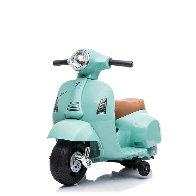 2020 ใหม่ได้รับใบอนุญาตไฟฟ้า Vespa Ride On Car สำหรับ Kids Bikes รถจักรยานยนต์ที่ใช้แบตเตอรี่